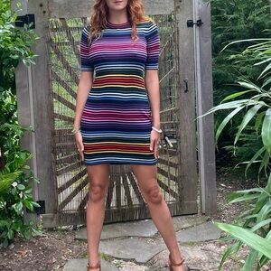 Amazing  comfortable city dress. A very unique and colorful piece. 100% cotton .